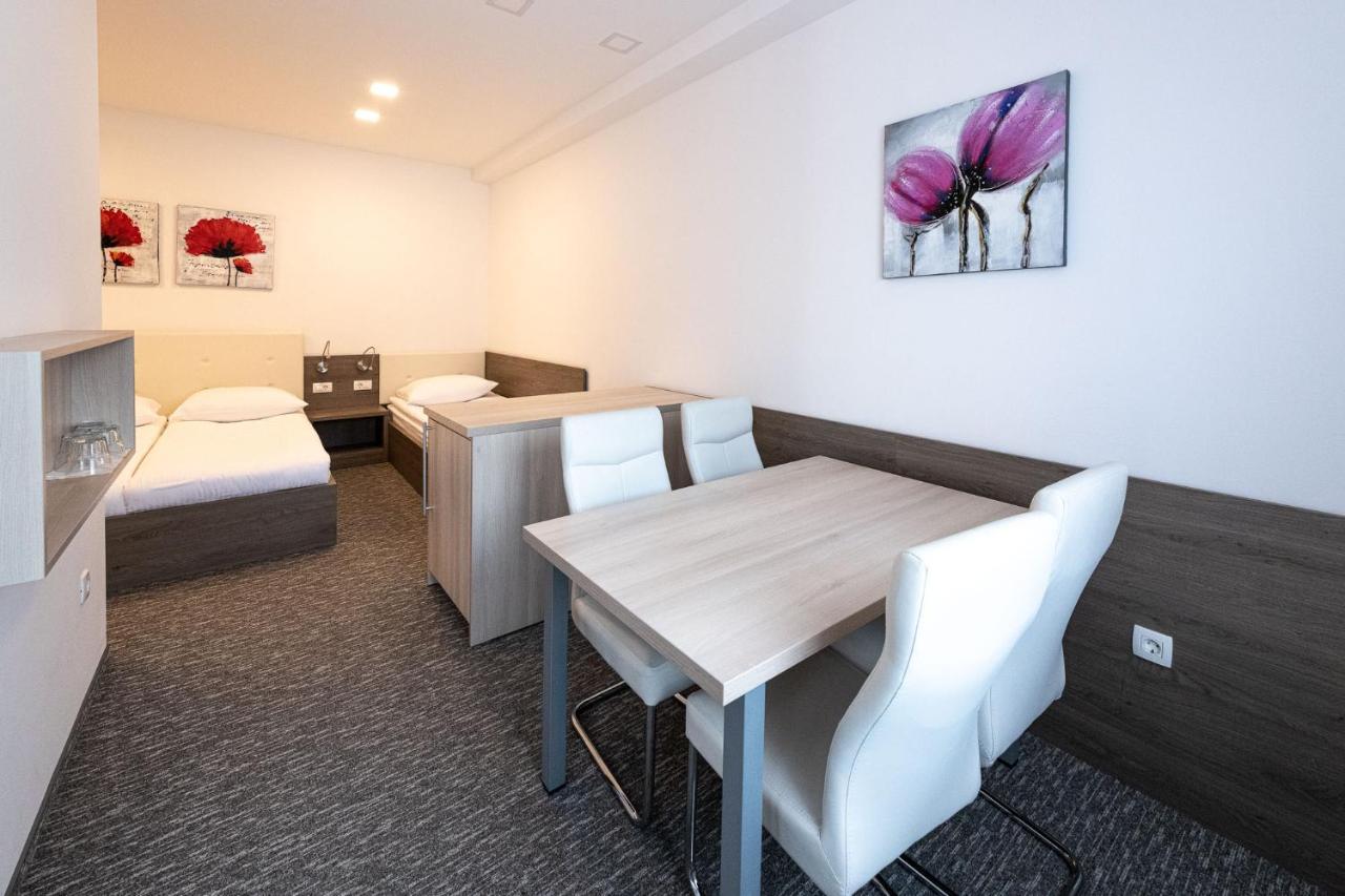 Apartmaji In Sobe Ramar Straza Buitenkant foto