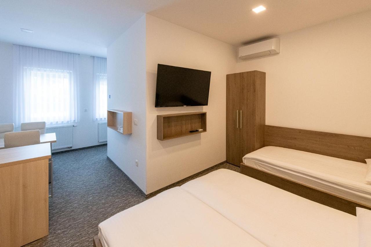 Apartmaji In Sobe Ramar Straza Buitenkant foto