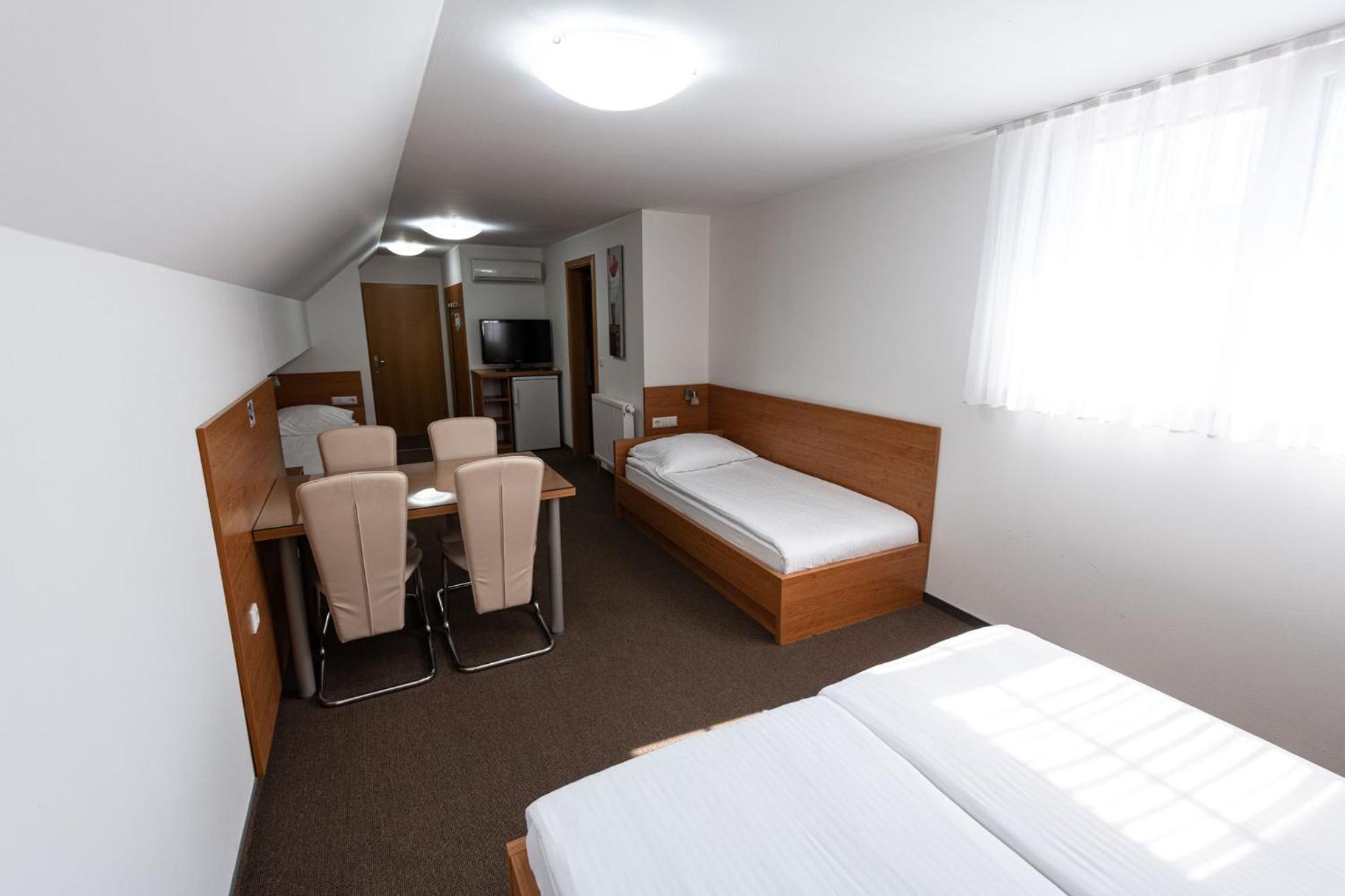 Apartmaji In Sobe Ramar Straza Buitenkant foto